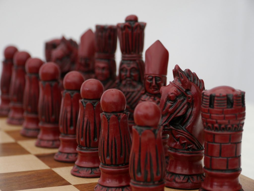 Berkeley Chess Ltd Victorian Chess Set Ivory And Red ChessBaron   BC3003 1 Lg Lg 1024x768 