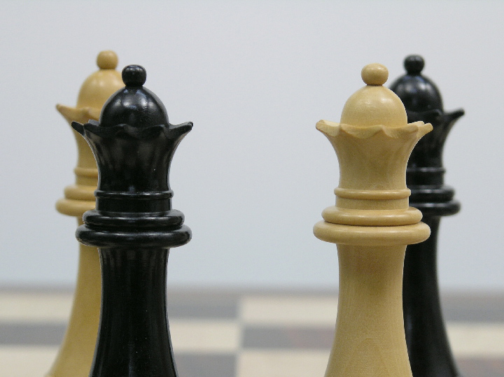 The Earl Anthony Staunton Triple Weight in Ebony Chess Pieces ...