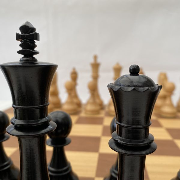 Tabuleiros de Xadrez Criativos  Luxury chess sets, Chess board, Chess set